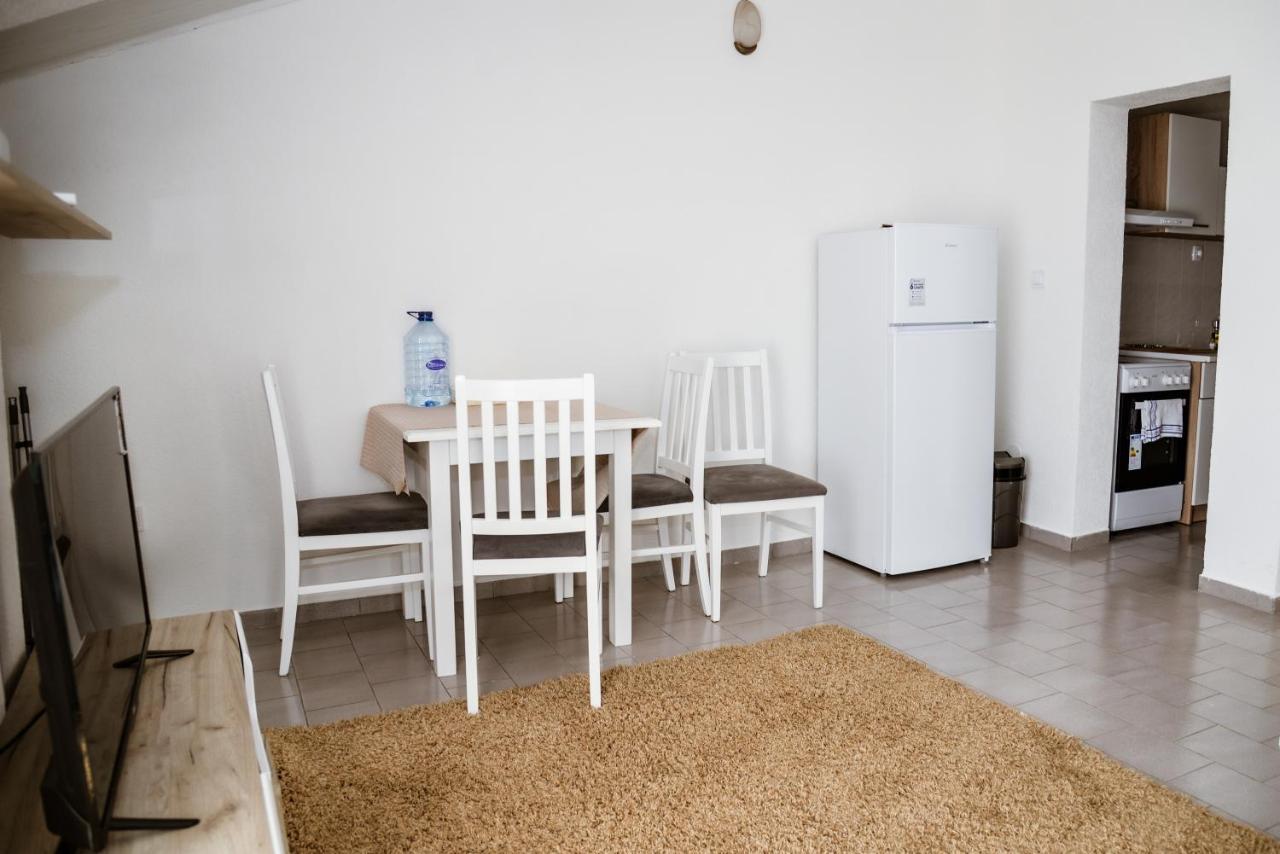 Iker Apartments ติวัต ภายนอก รูปภาพ