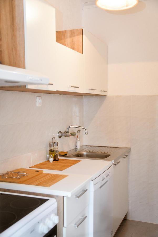 Iker Apartments ติวัต ภายนอก รูปภาพ
