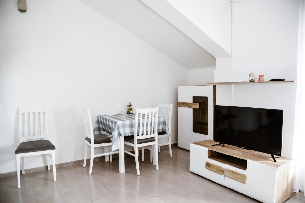 Iker Apartments ติวัต ภายนอก รูปภาพ