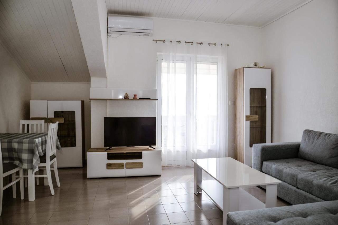 Iker Apartments ติวัต ภายนอก รูปภาพ
