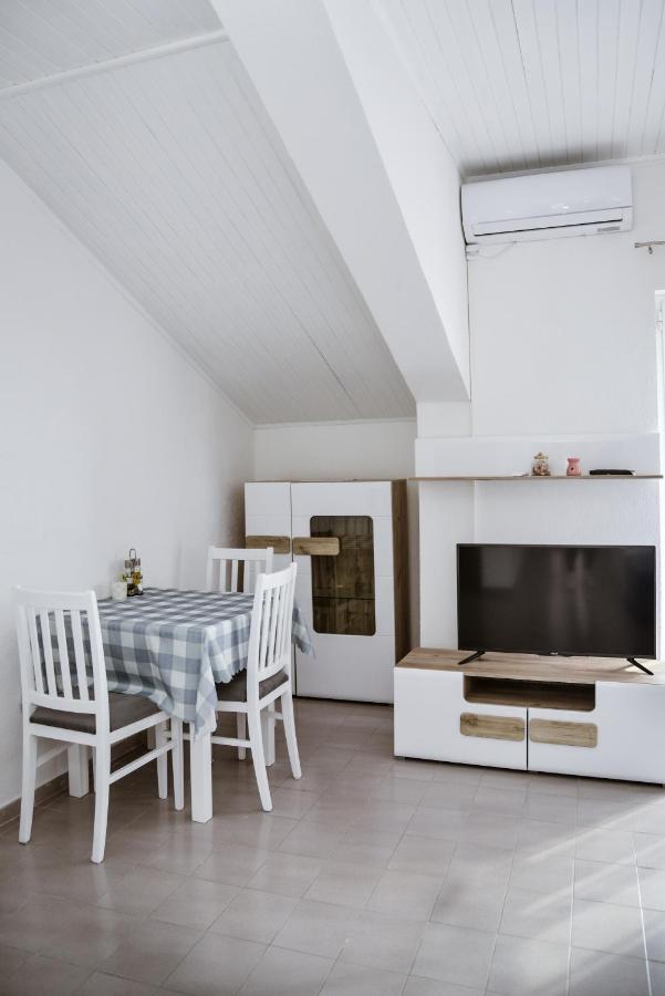 Iker Apartments ติวัต ภายนอก รูปภาพ