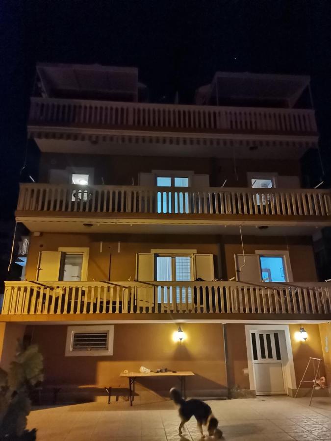 Iker Apartments ติวัต ภายนอก รูปภาพ